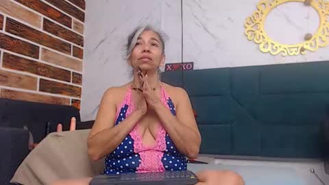 BRENDA VELASQUEZ online show from 11.30.25