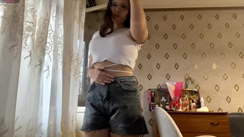 Mia   online show from 12.21.25