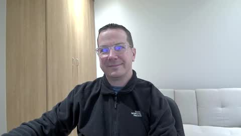 Snapshot of brettdj chatting on 11.17.25 Brett online show from 11.17.25