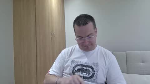 Snapshot of brettdj chatting on 12.14.25 Brett online show from 12.14.25