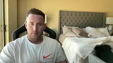 Snapshot of brettmycles chatting on 01.16.25 Brett Mycles online show from 01.16.25