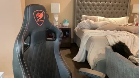 Snapshot of brettmycles chatting on 02.12.25 Brett Mycles online show from 02.12.25