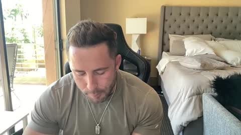 Snapshot of brettmycles chatting on 09.12.25 Brett Mycles online show from 09.12.25