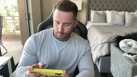 Snapshot of brettmycles chatting on 09.17.25 Brett Mycles online show from 09.17.25