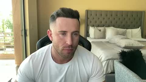 Snapshot of brettmycles chatting on 09.26.25 Brett Mycles online show from 09.26.25