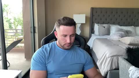 Snapshot of brettmycles chatting on 09.27.25 Brett Mycles online show from 09.27.25