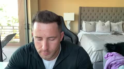 Snapshot of brettmycles chatting on 10.05.25 Brett Mycles online show from 10.05.25