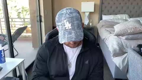 Snapshot of brettmycles chatting on 10.27.25 Brett Mycles online show from 10.27.25