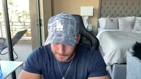 Snapshot of brettmycles chatting on 10.29.25 Brett Mycles online show from 10.29.25