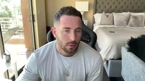 Snapshot of brettmycles chatting on 10.30.25 Brett Mycles online show from 10.30.25