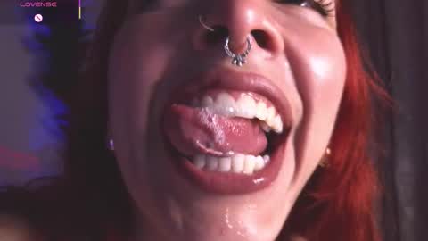 Snapshot of bri_von_dhara_ chatting on 11.21.25 Bri online show from 11.21.25