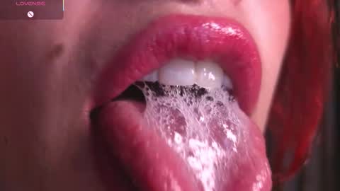 Snapshot of bri_von_dhara_ chatting on 12.05.25 Bri online show from 12.05.25