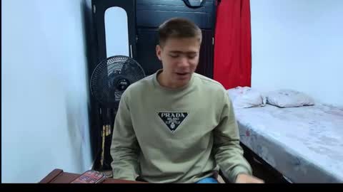 Snapshot of brian_mac chatting on 10.14.25 brian_mac online show from 10.14.25