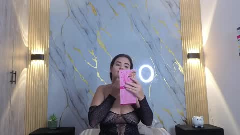 Manuela online show from 04.02.26