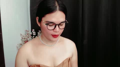 Claire online show from 06.10.26
