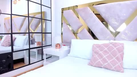 Brianna  online show from 12.04.25