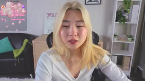 Snapshot of bridgetbottrel chatting on 02.12.26 Bridget online show from 02.12.26