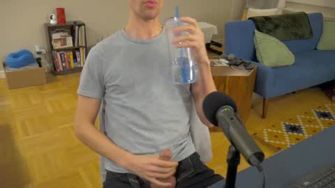 Snapshot of bright_bi chatting on 12.08.24 bright bi online show from 12.08.24