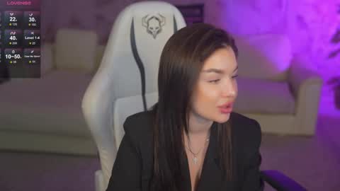 Diamonds Girls online show from 11.17.25