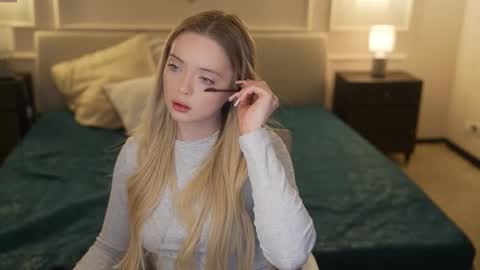 Diamonds Girls online show from 12.14.25