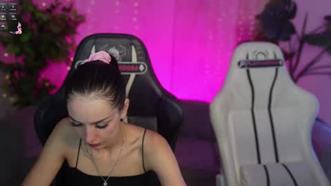 Diamonds Girls online show from 07.10.26