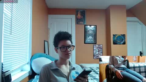 Snapshot of bright_pink_strawberry chatting on 01.02.25 Strawberry online show from 01.02.25