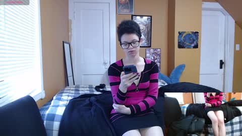 Snapshot of bright_pink_strawberry chatting on 01.03.25 Strawberry online show from 01.03.25