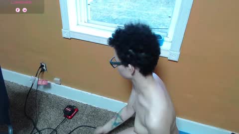 Snapshot of bright_pink_strawberry chatting on 01.17.25 Strawberry online show from 01.17.25