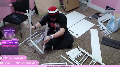 Snapshot of bright_pink_strawberry chatting on 01.27.25 Strawberry online show from 01.27.25