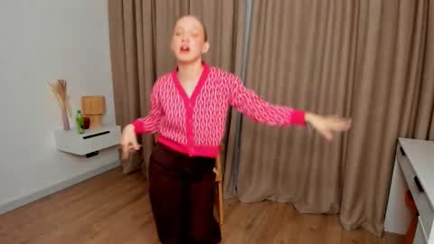 Bella online show from 12.16.25