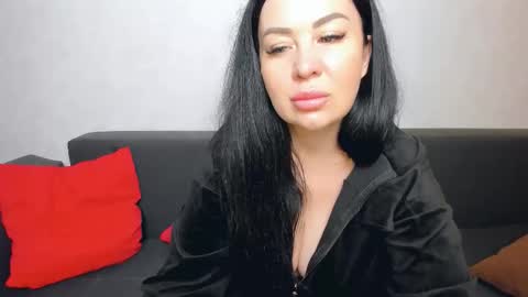 brilliantegirl_ online show from 10.18.25