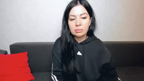 brilliantegirl_ online show from 10.19.25