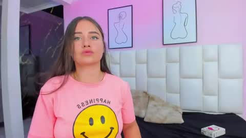 Snapshot of britaniaantonelli chatting on 07.18.26 Britania Antonelli online show from 07.18.26
