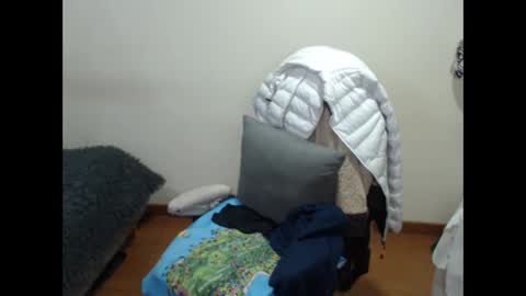 Snapshot of britannysexxy chatting on 09.28.25 scarleth follow mee 3 kis online show from 09.28.25