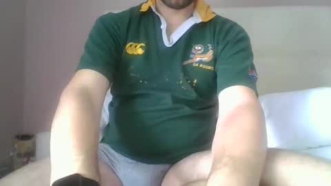 Snapshot of britguy6985 chatting on 01.06.25 britguy6985 online show from 01.06.25