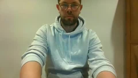 Snapshot of britguy6985 chatting on 09.15.25 britguy6985 online show from 09.15.25