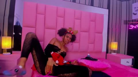 Snapshot of brithanyslim chatting on 12.19.24 brithanyslim online show from 12.19.24