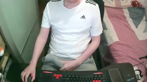 British Tom online show from 04.05.26