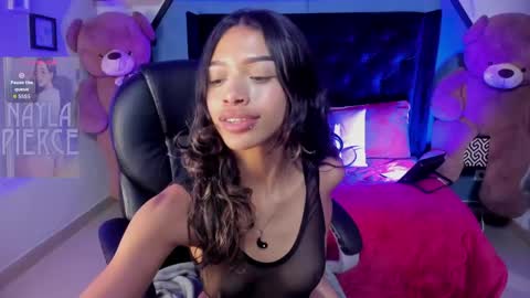 Snapshot of britney_collins_ chatting on 05.29.26 britney_collins_ online show from 05.29.26