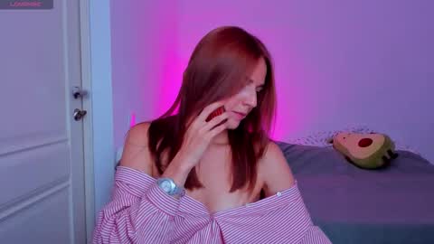 Snapshot of britneyhall chatting on 09.30.25 britneyhall online show from 09.30.25