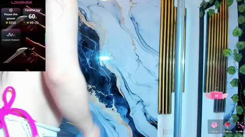 Snapshot of brittanyy20 chatting on 10.11.25 brittanyy20 online show from 10.11.25