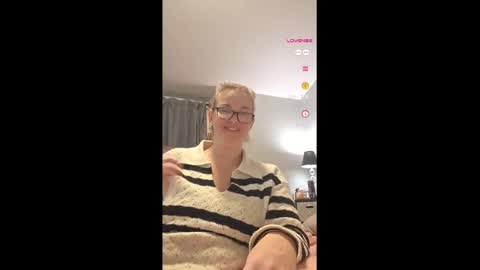 Snapshot of brkenprincess81 chatting on 09.10.25 brkenprincess81 online show from 09.10.25