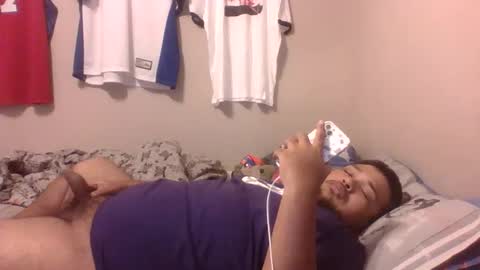 Snapshot of bronxforlife chatting on 01.05.25 bronxforlife online show from 01.05.25