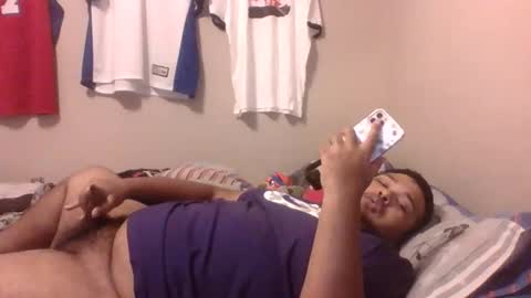 Snapshot of bronxforlife chatting on 01.06.25 bronxforlife online show from 01.06.25