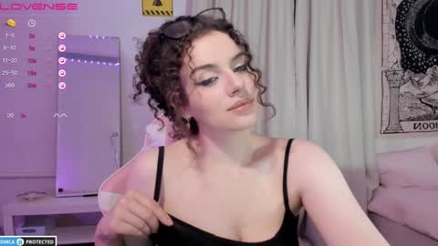 Snapshot of brookchills chatting on 12.11.24 Brook Help me collect 100 reactions online show from 12.11.24