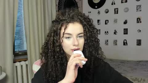 Snapshot of brookchills chatting on 10.05.25 Brook Help me collect 100 reactions online show from 10.05.25