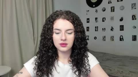 Snapshot of brookchills chatting on 10.11.25 Brook Help me collect 100 reactions online show from 10.11.25