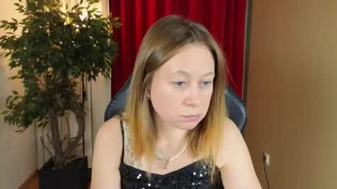 Snapshot of brooke_evans_ chatting on 11.11.25 Brooke online show from 11.11.25