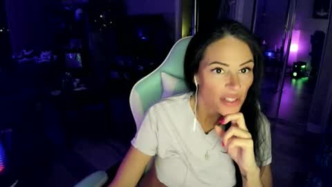 Brooke Summer xo online show from 04.10.26