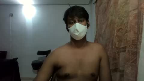 Snapshot of brownguy2505 chatting on 01.25.25 brownguy2505 online show from 01.25.25